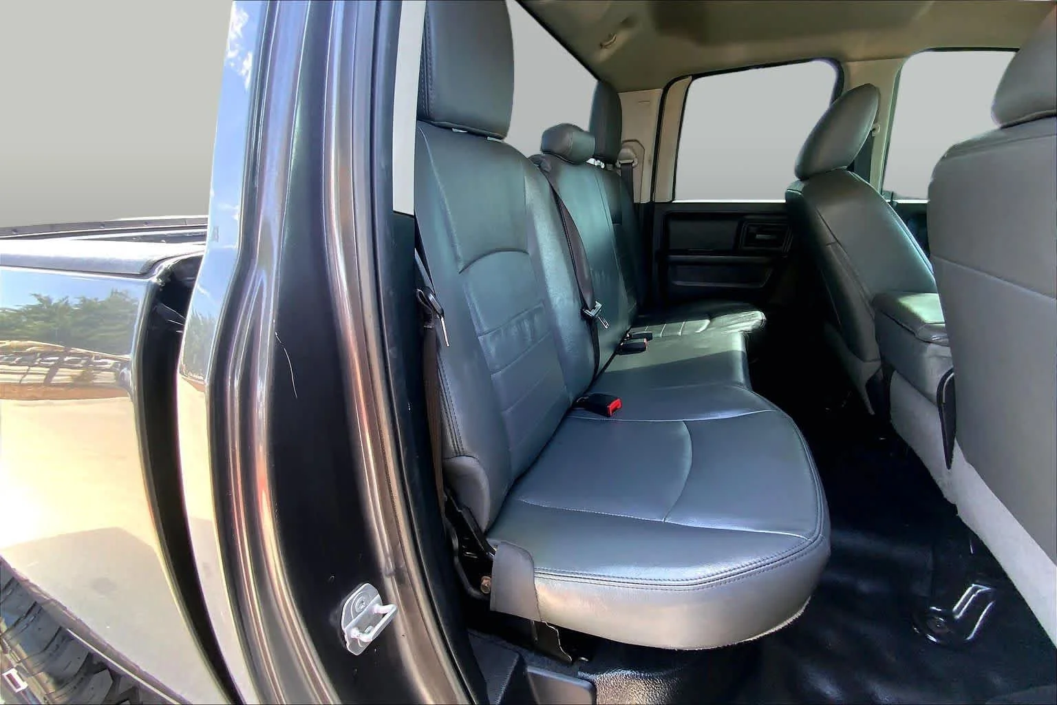 Used 2018 Granite Crystal Metallic Clearcoat Ram Tradesman image 20