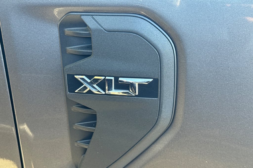 Used 2024 Gray Ford XLT image 5
