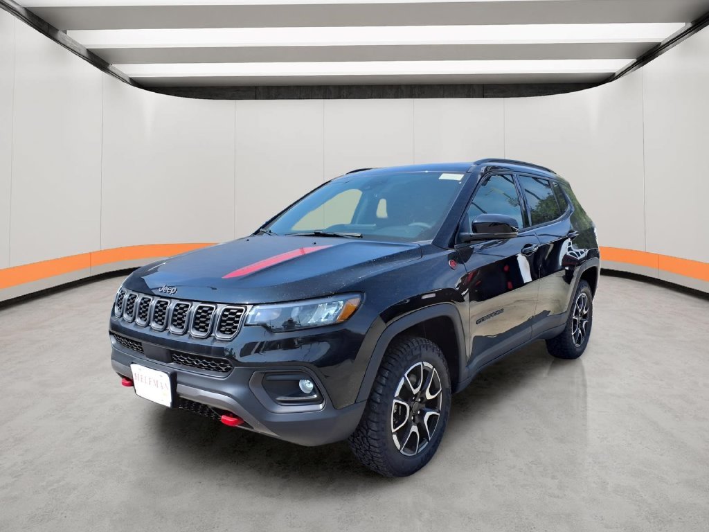 New 2026 Diamond Black Crystal Pearl-Coat Exterior Paint Jeep Trailhawk image 3