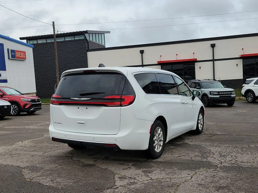 Used 2023 Bright White Clearcoat Chrysler Touring L image 5