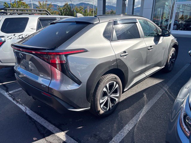 Used 2023 Silver Toyota XLE image 2