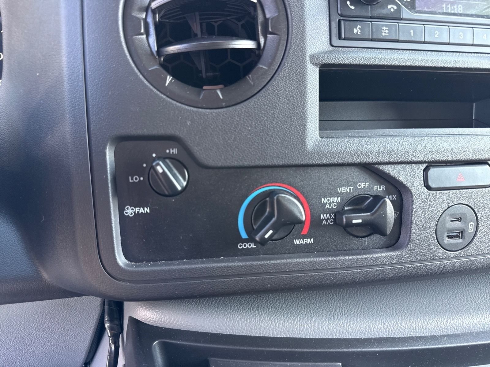 New 2026 Oxford White Ford E-450 DRW image 16