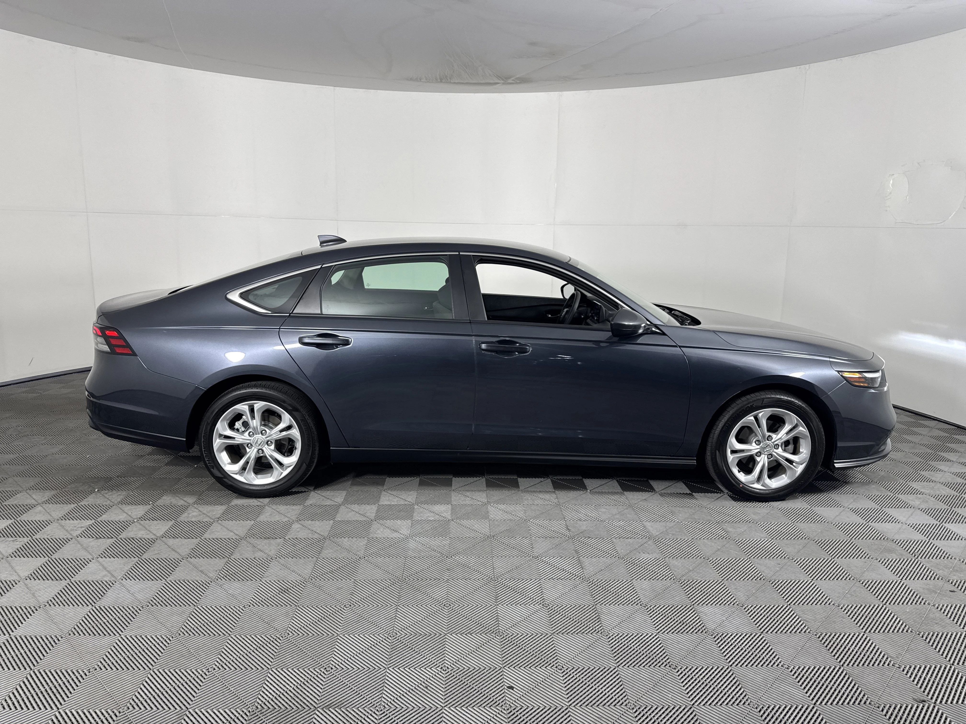2023 Honda Accord LX - Photo 34