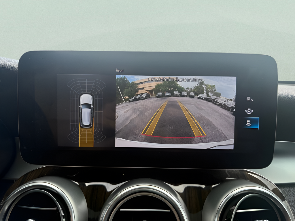 Used 2022 White Mercedes-Benz GLC 300 image 18