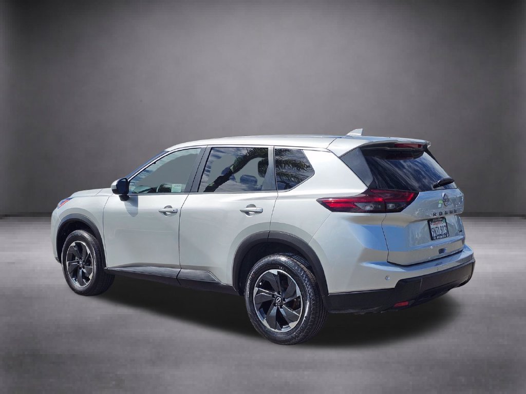 Used 2024 Silver Nissan SV image 7