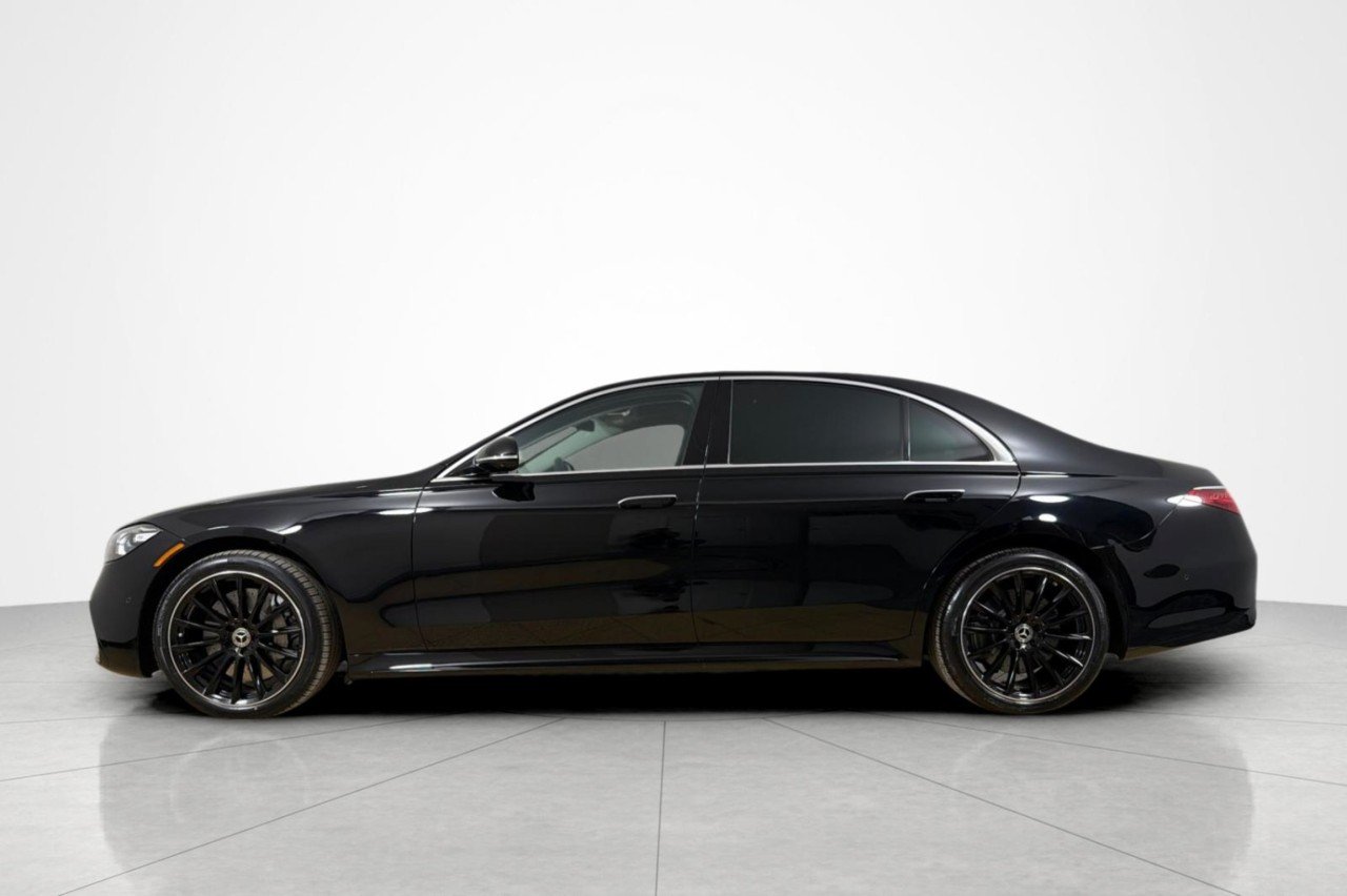 Certified Used 2022 Black Mercedes-Benz S 580 image 2