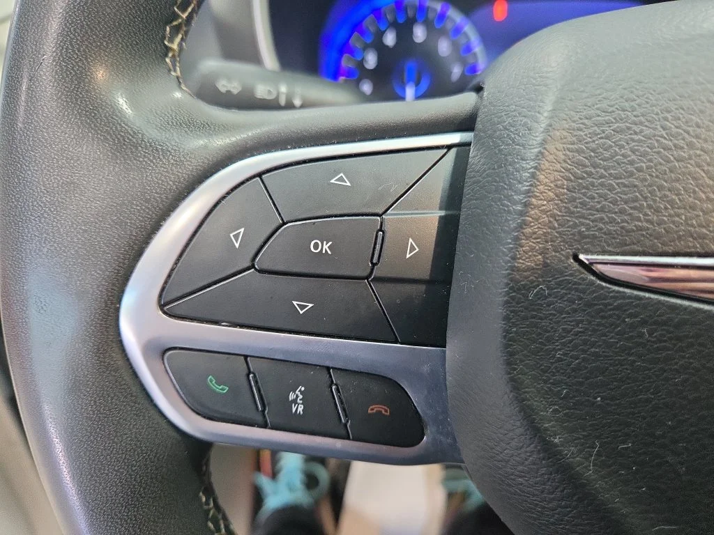 Used 2023 Silver Chrysler Touring L image 33