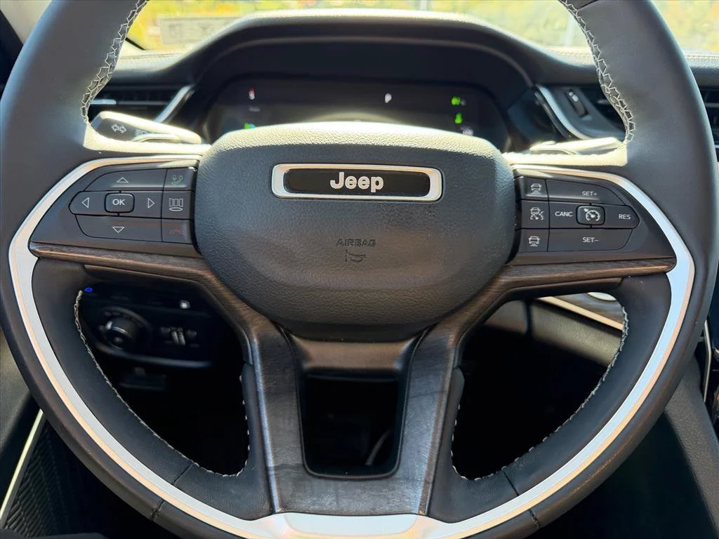 Used 2023 Silver Jeep 4xe image 20