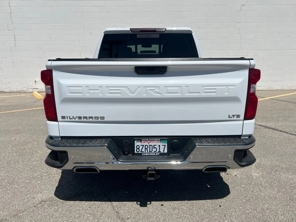 Used 2022 Summit White Chevrolet LTZ image 4