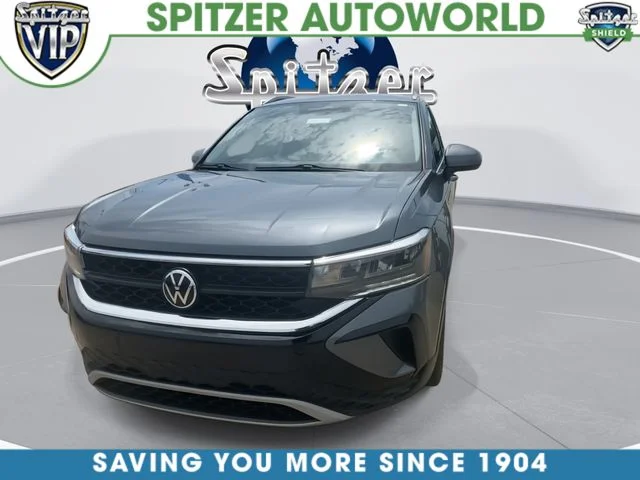 Used 2023 Gray Volkswagen 1.5T SE image 3