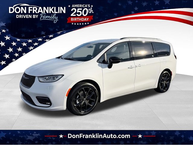 2026 Chrysler Pacifica Select