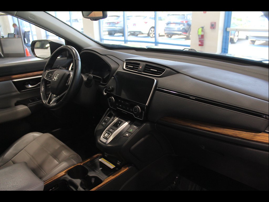 Used 2020 Lunar Silver Metallic Honda Touring image 21