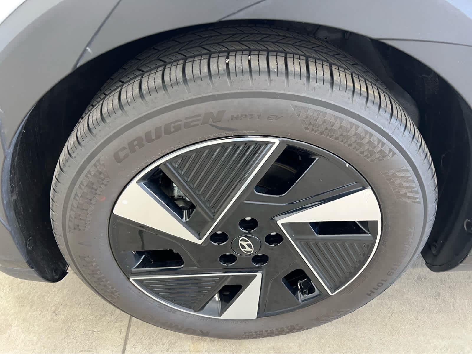 Used 2025 Atlas White Hyundai SE image 7