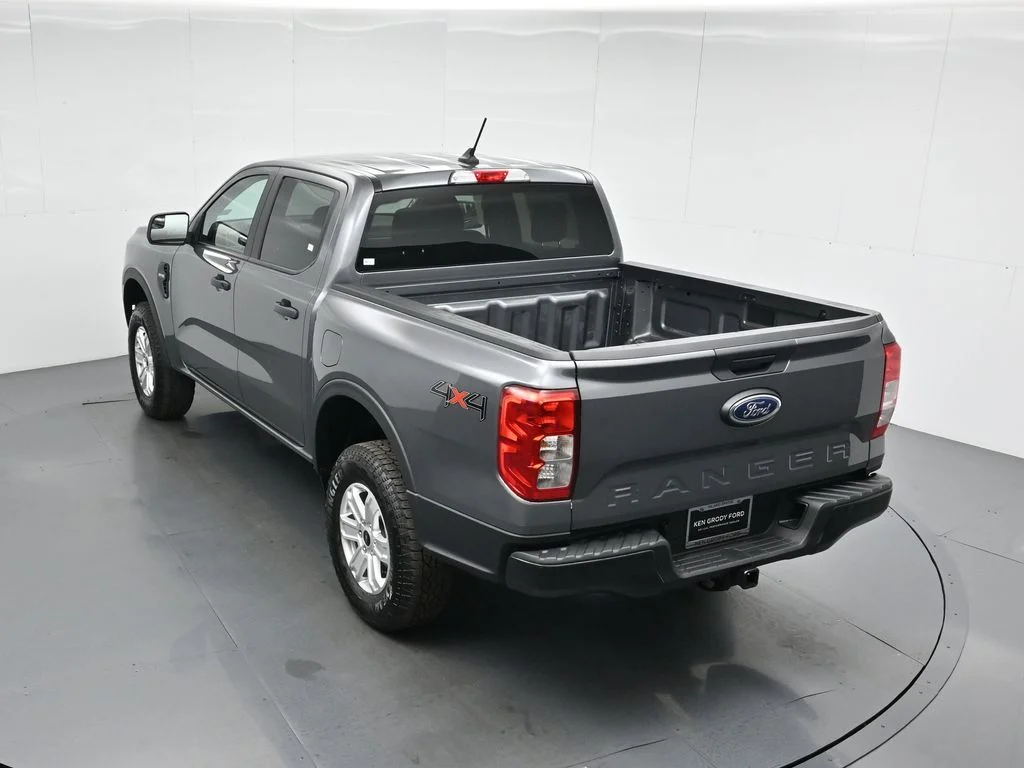 New 2025 Gray Ford XL image 40
