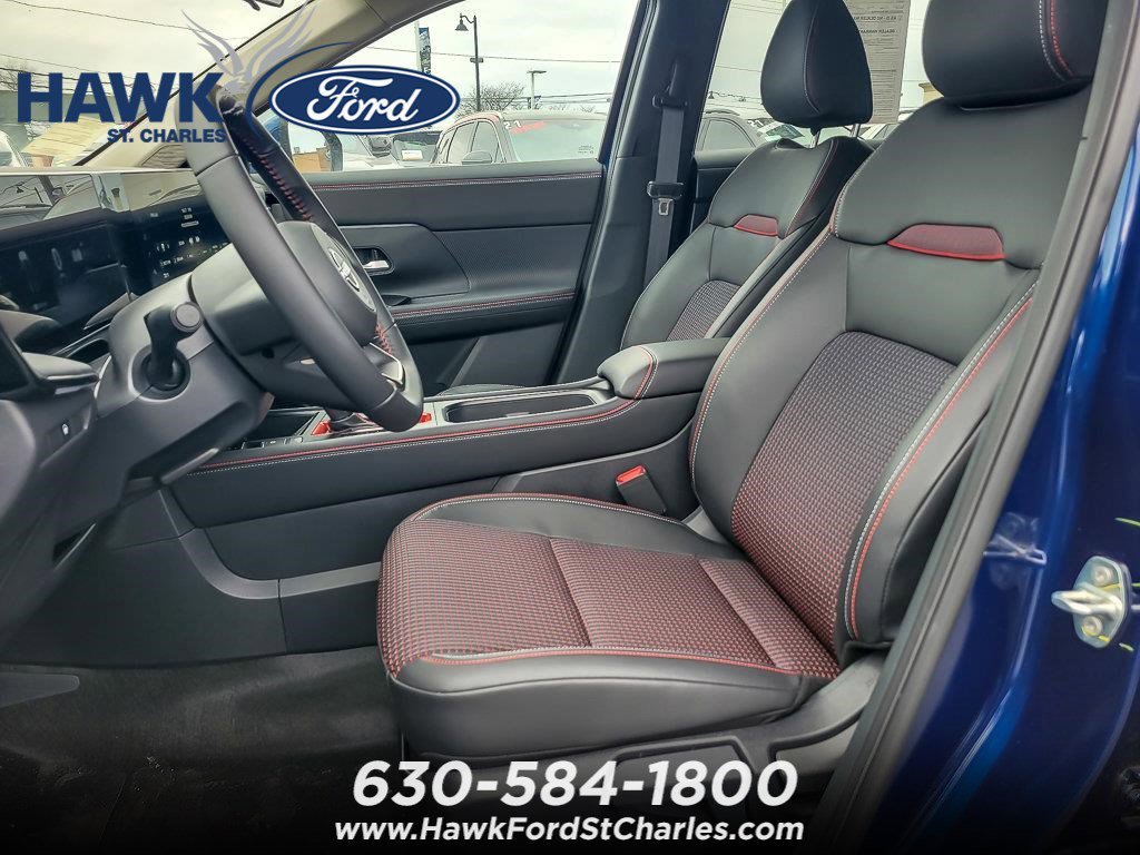 Used 2025 Deep Blue Pearl Nissan SR image 8