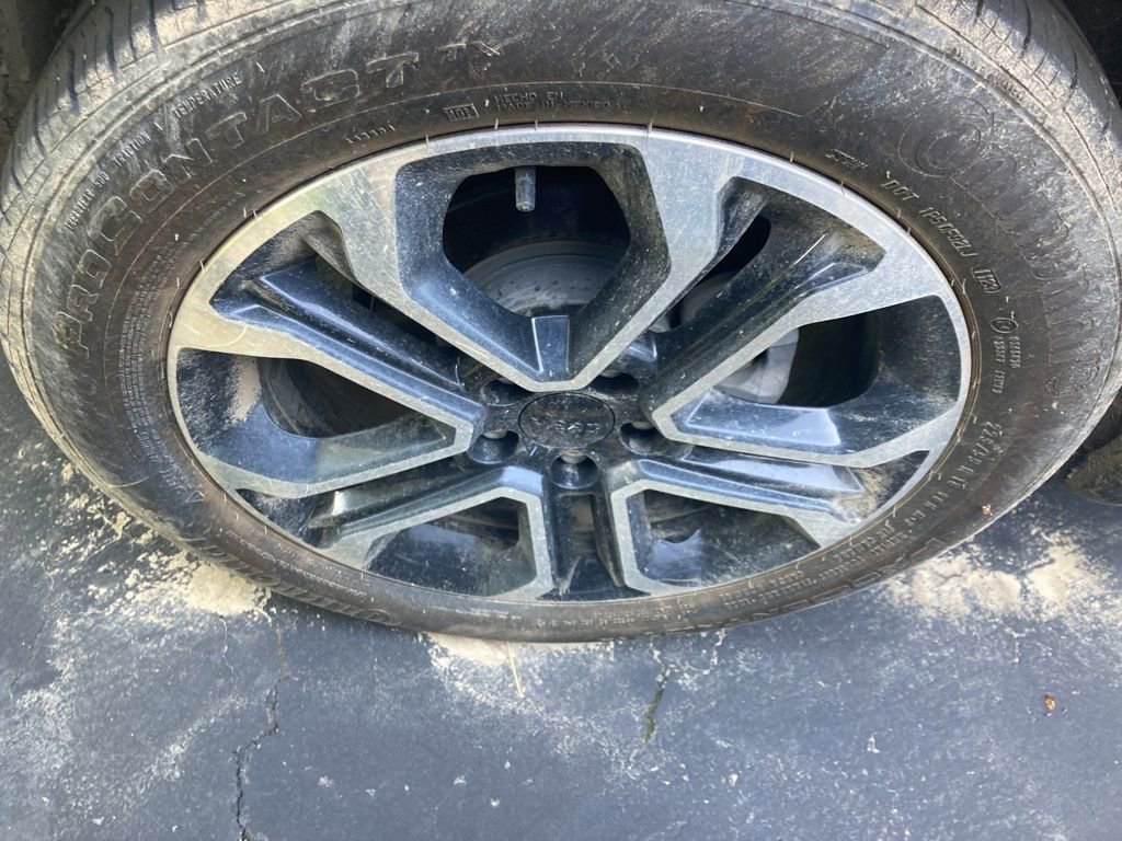 Used 2024  Jeep Limited image 7