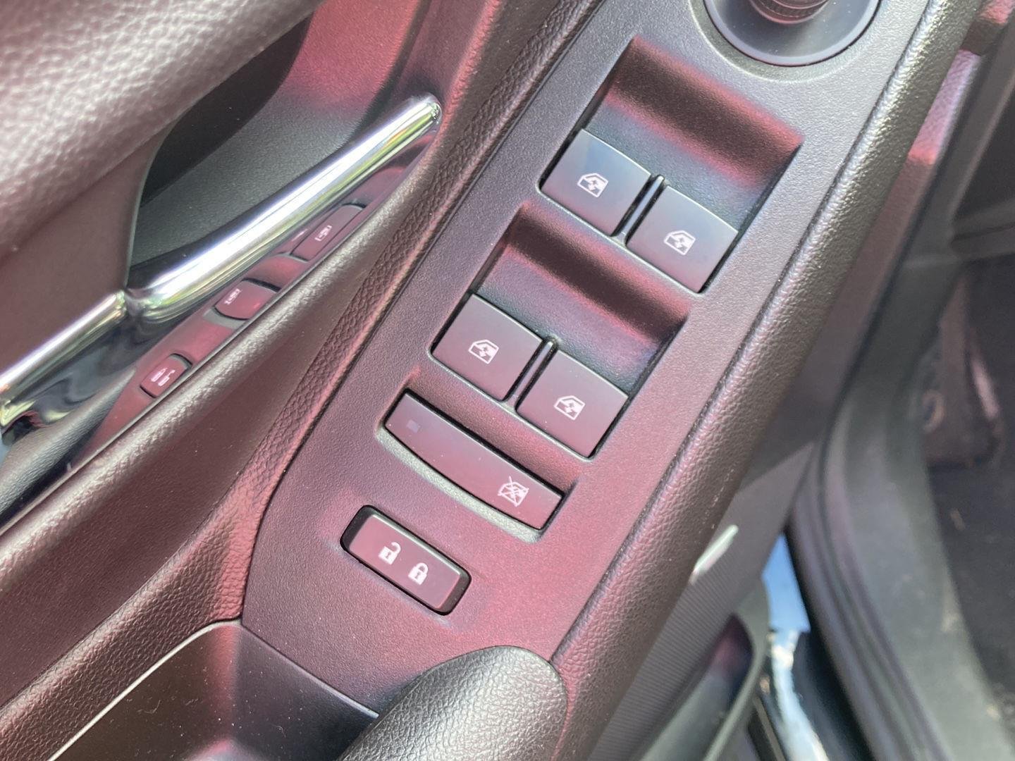 Used 2019 MOSAIC BLACK METALLIC Chevrolet LT image 11
