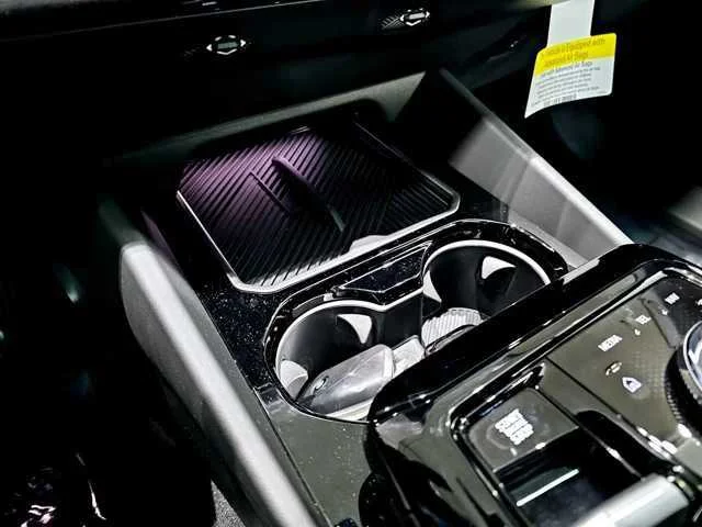 Certified Used 2025 Oxide Grey Met BMW xDrive image 19