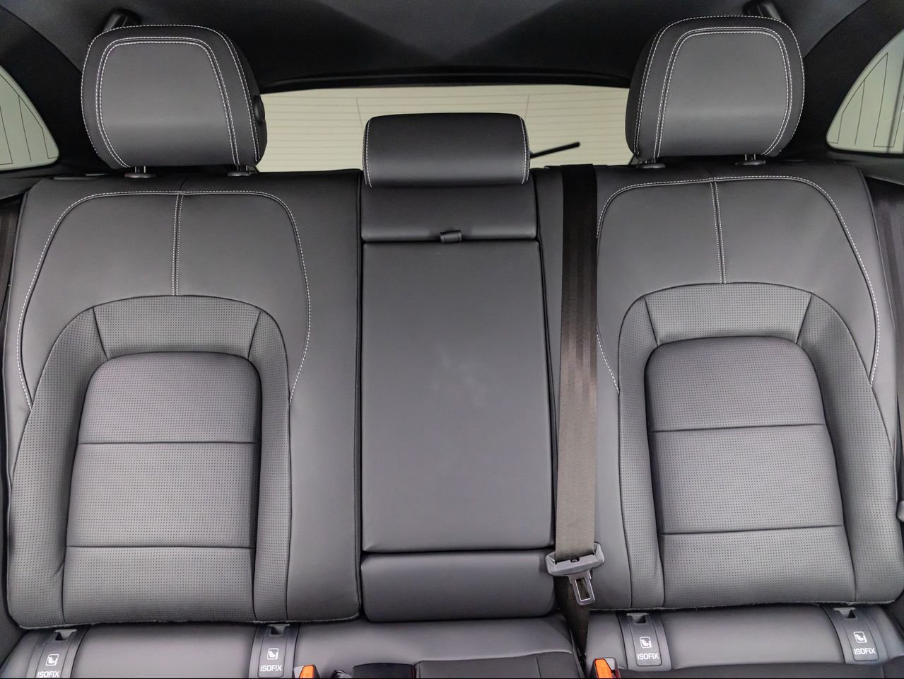 2026 Jaguar F-Pace R-Dynamic S - Photo 18