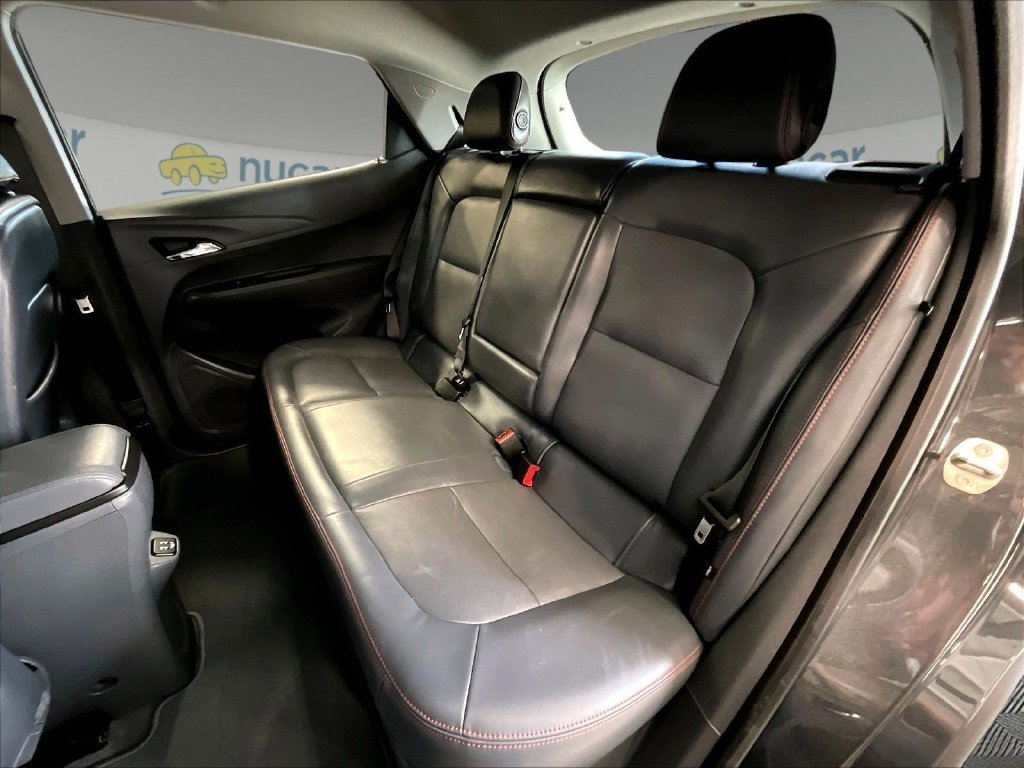 Used 2018 Gray Chevrolet Premier image 15