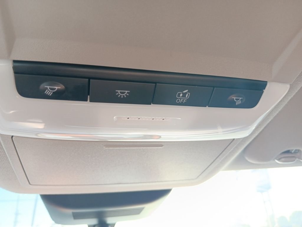 Used 2025 Gray Nissan SV image 17