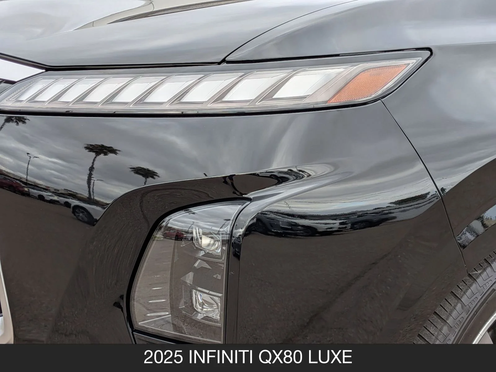 Used 2025 Black Obsidian INFINITI LUXE image 10