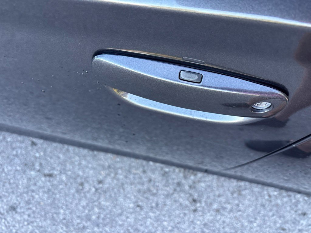 Used 2019 Gray Dodge SXT image 22