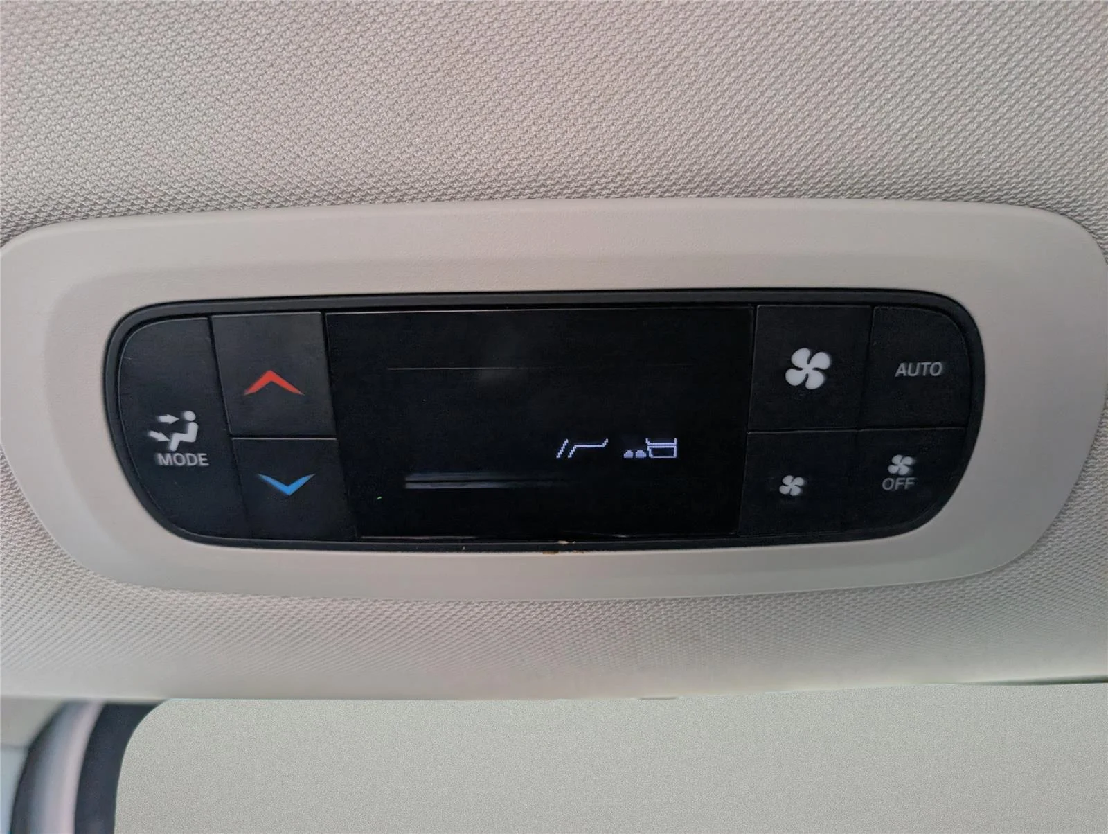 Used 2024 Bright White Clearcoat Chrysler Touring L image 34