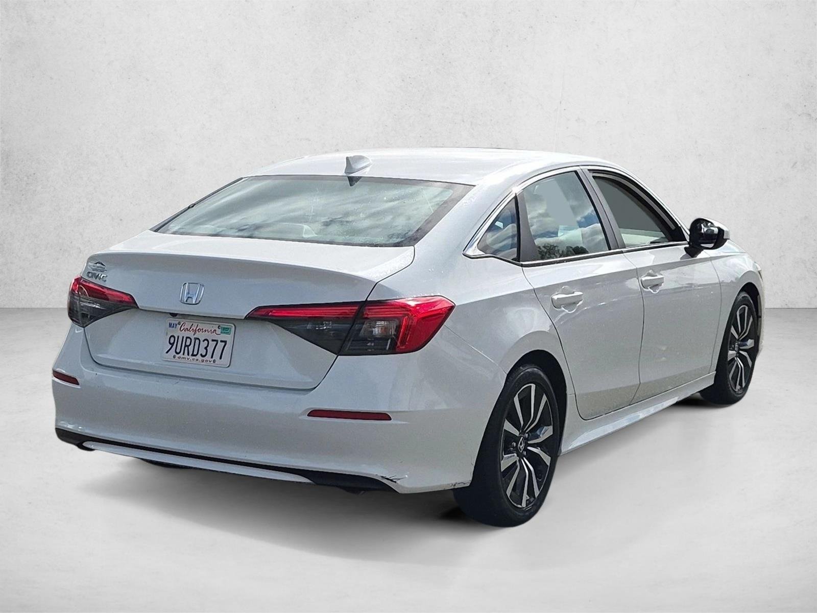 Used 2022 White Honda EX image 5