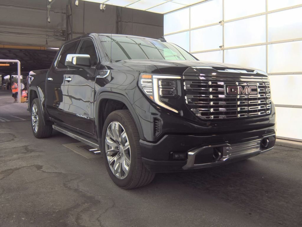 2023 GMC Sierra 4WD Crew Cab Short Box Denali's photo