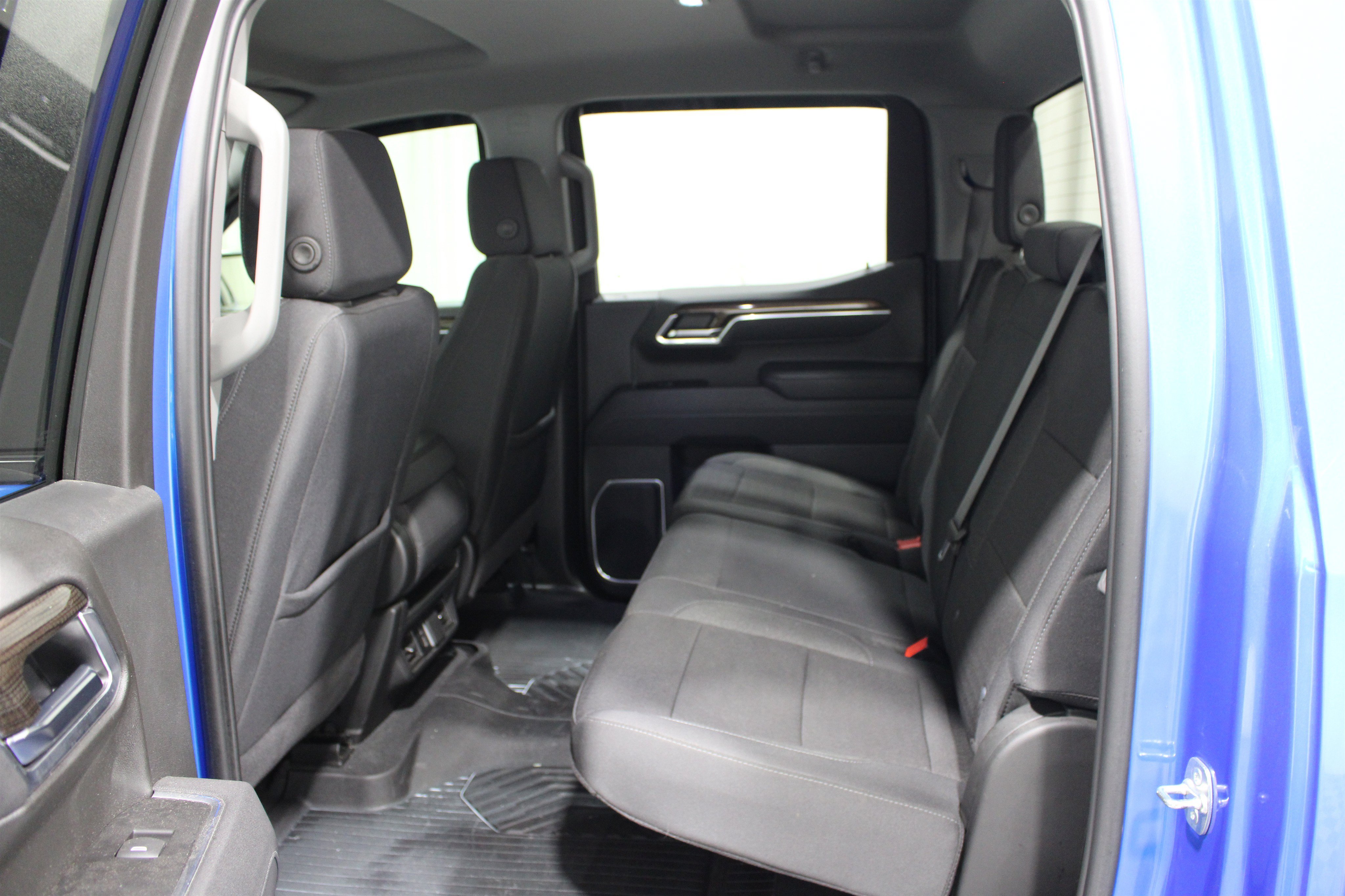 Used 2025 Riptide Blue Metallic Chevrolet LT image 21