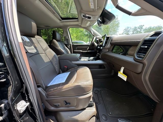 New 2026 Diamond Black Crystal Pearl-Coat Exterior Paint RAM Limited Longhorn image 27