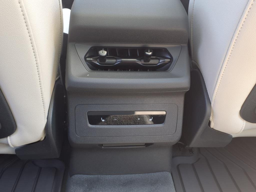 Used 2025 Glacier White Metallic AUDI  image 9