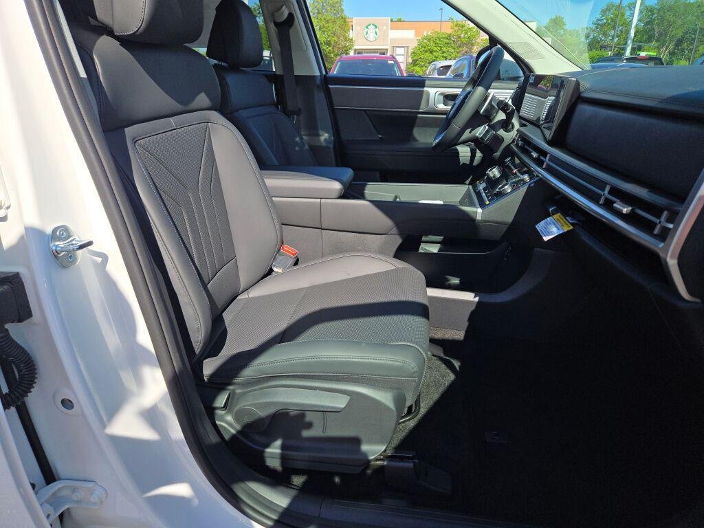 New 2026 White Hyundai SEL image 7