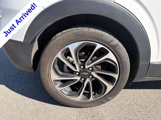 Used 2023 White Chevrolet Premier image 19