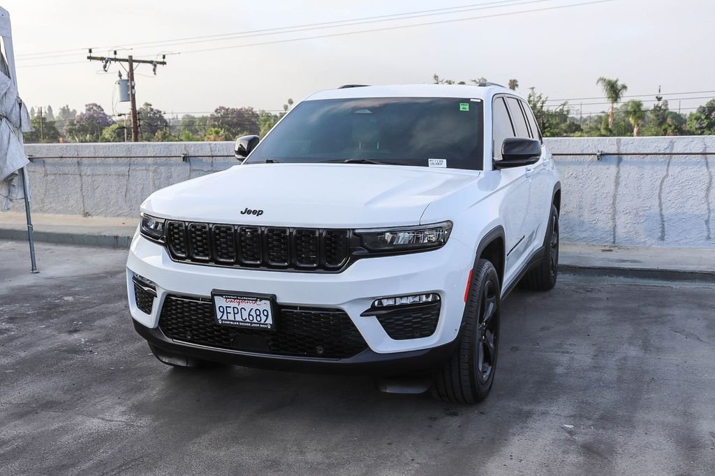 Used 2023 Bright White Clearcoat Jeep Limited image 4