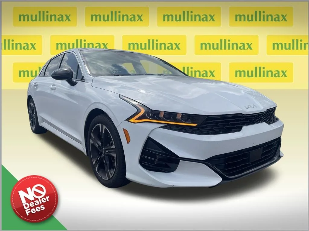 Used 2022 White Kia GT-Line image 1