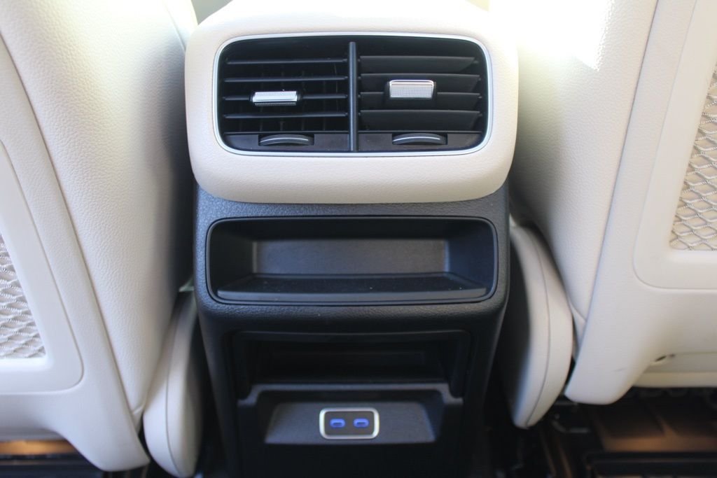Certified Used 2025 White Mercedes-Benz GLE 450 image 34