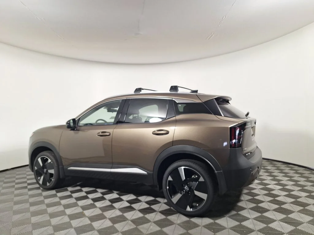 Used 2026 Bronze Metallic Nissan SR image 7
