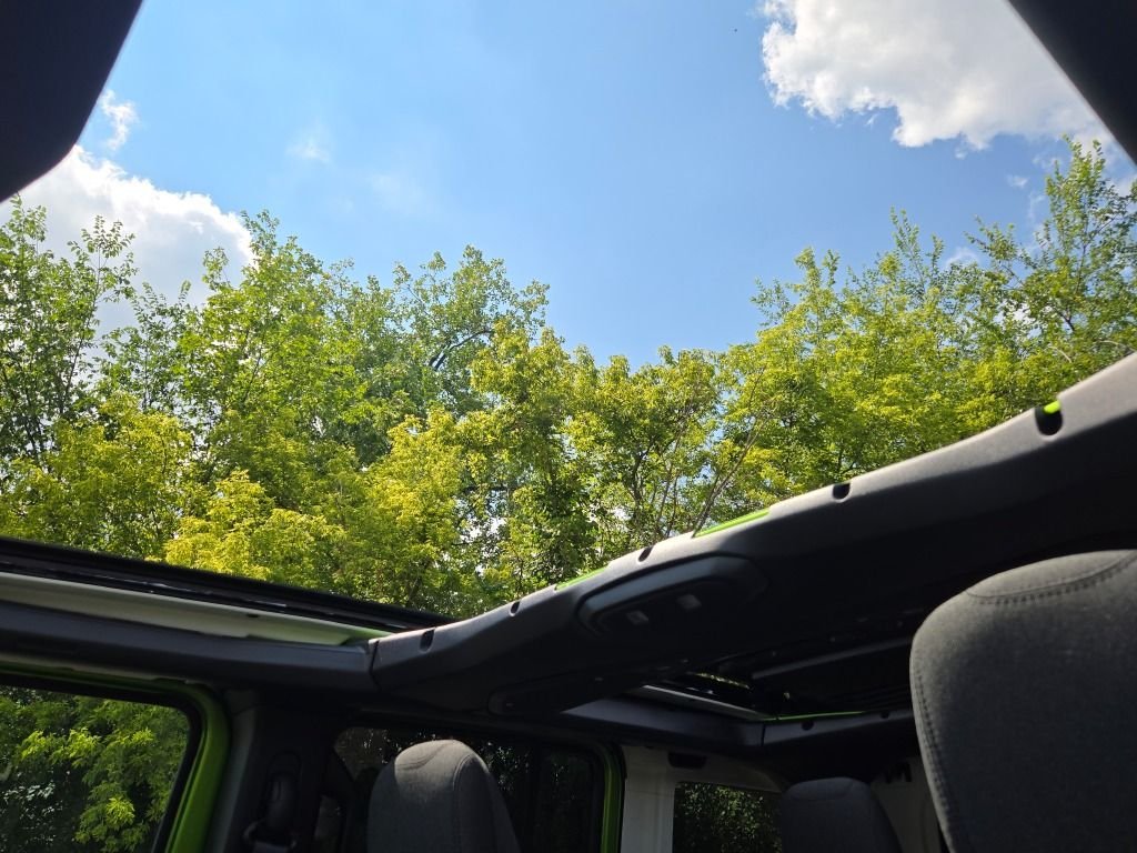 New 2025 Mojito Clearcoat Jeep Sport S image 3