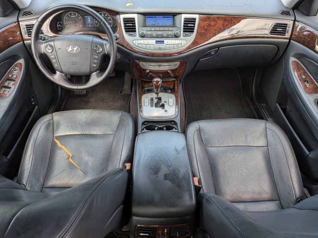 Used 2010 Gray Hyundai 3.8 image 25