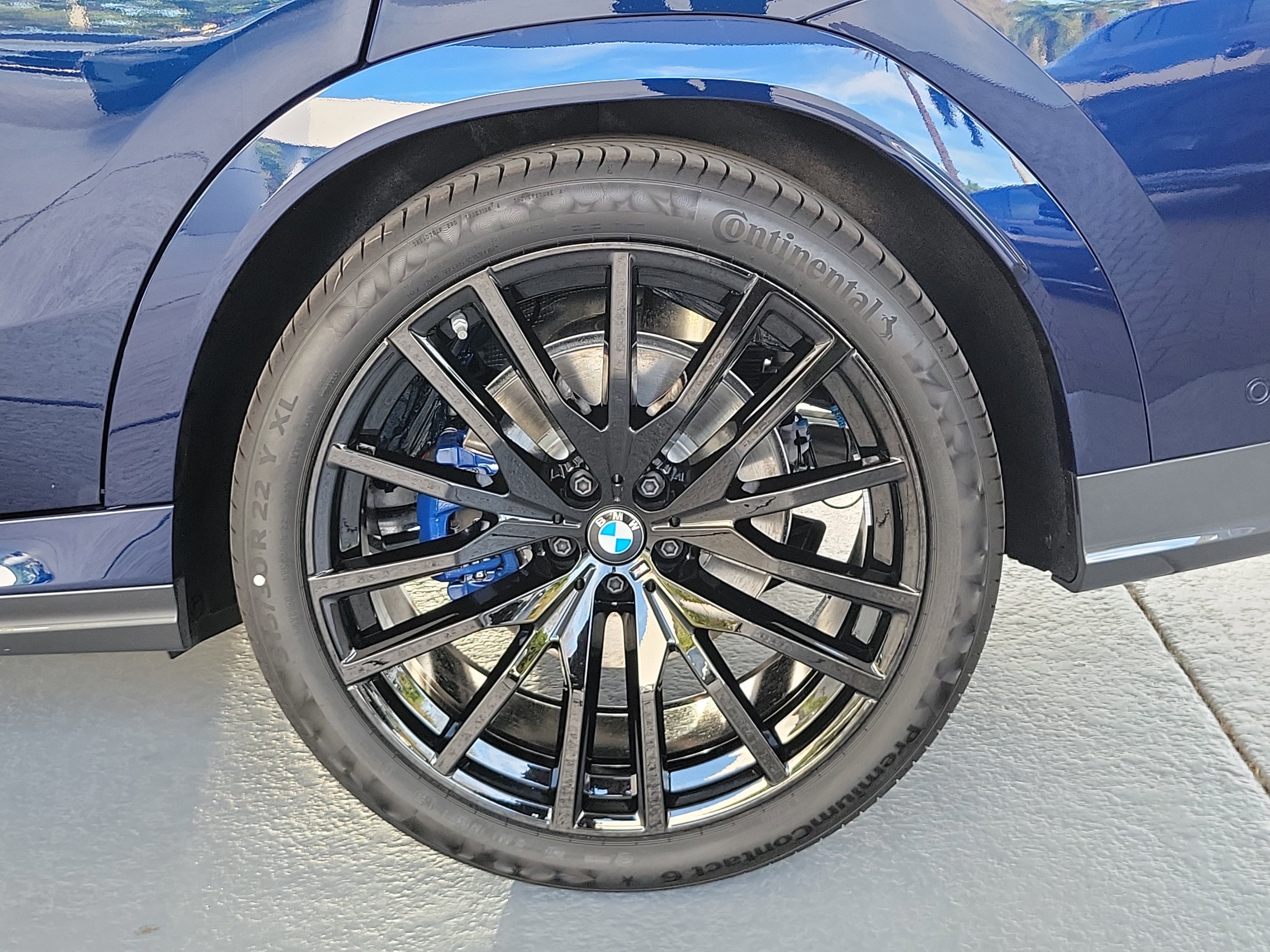 New 2027 Tanzanite Blue II Metallic BMW xDrive40i image 9
