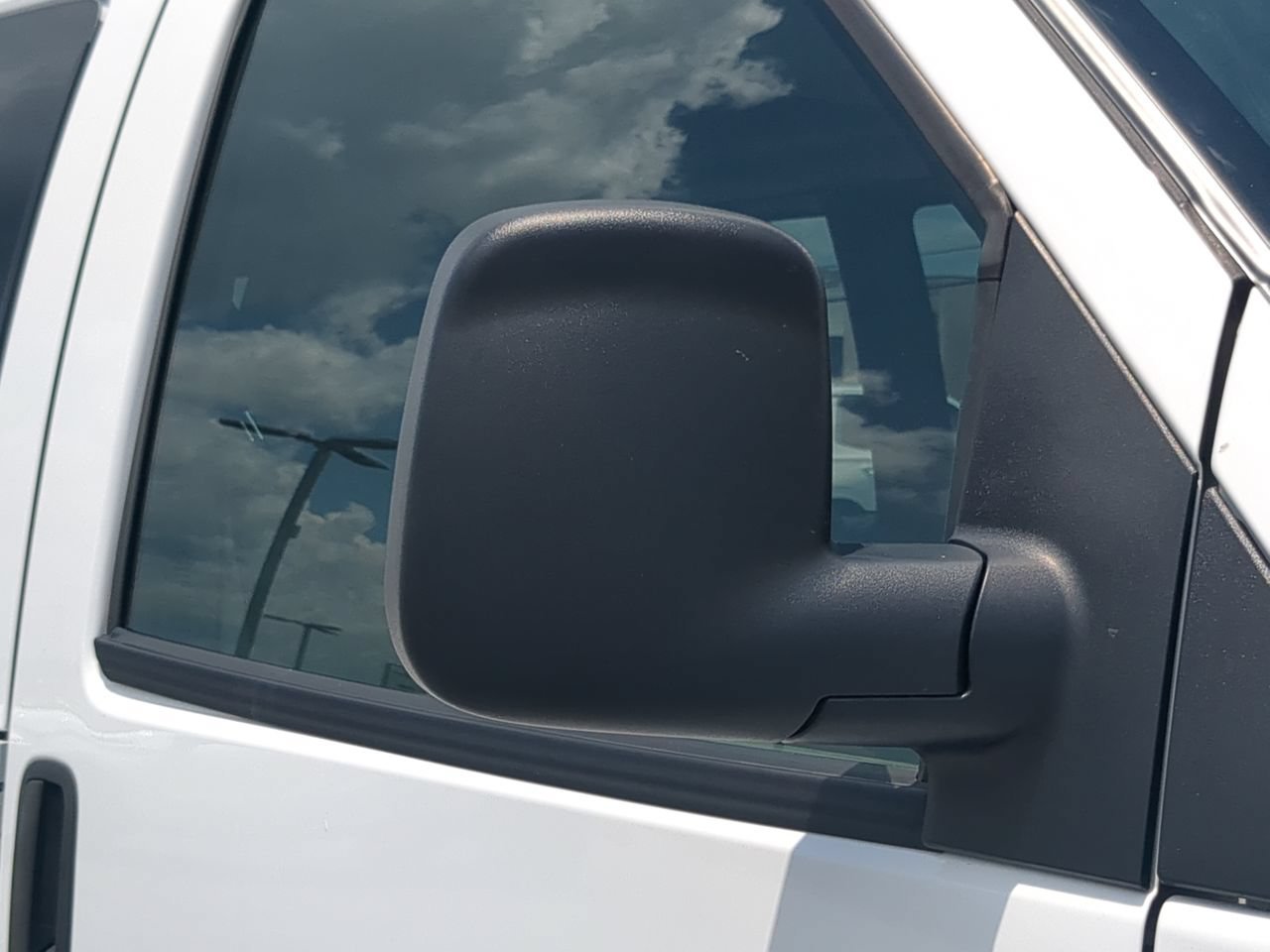 Used 2025 Summit White Chevrolet 1LT image 11
