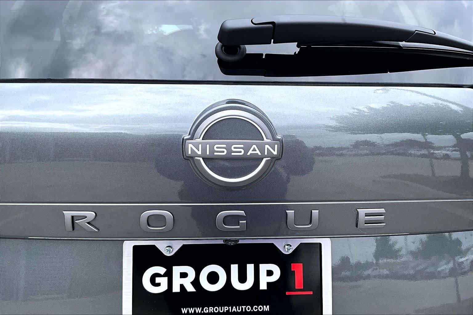 New 2027 Gun Metallic Nissan SV image 15