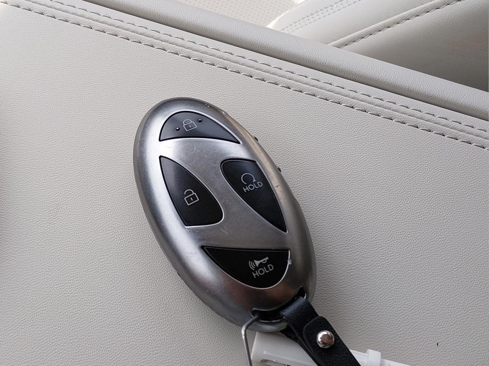Used 2024 Phantom Black Hyundai Calligraphy image 30