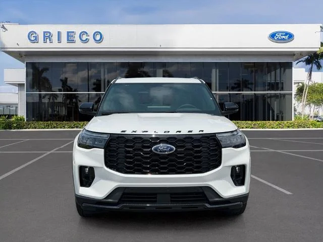 New 2026 Star White Metallic Tri-Coat Ford ST-Line image 17