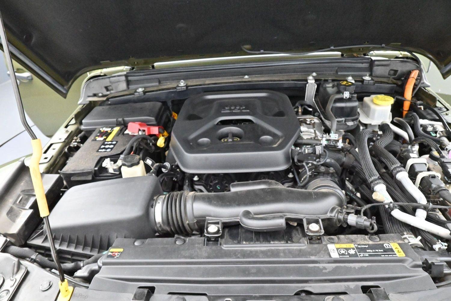 Used 2023 Sarge Green Clearcoat Jeep Sahara image 38