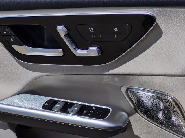 New 2027 Polar White Mercedes-Benz GLC 300 image 74