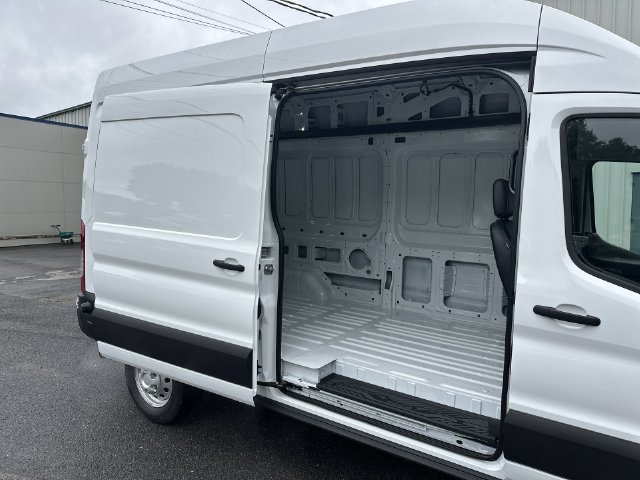 New 2026 Oxford White Ford Cargo Van image 22