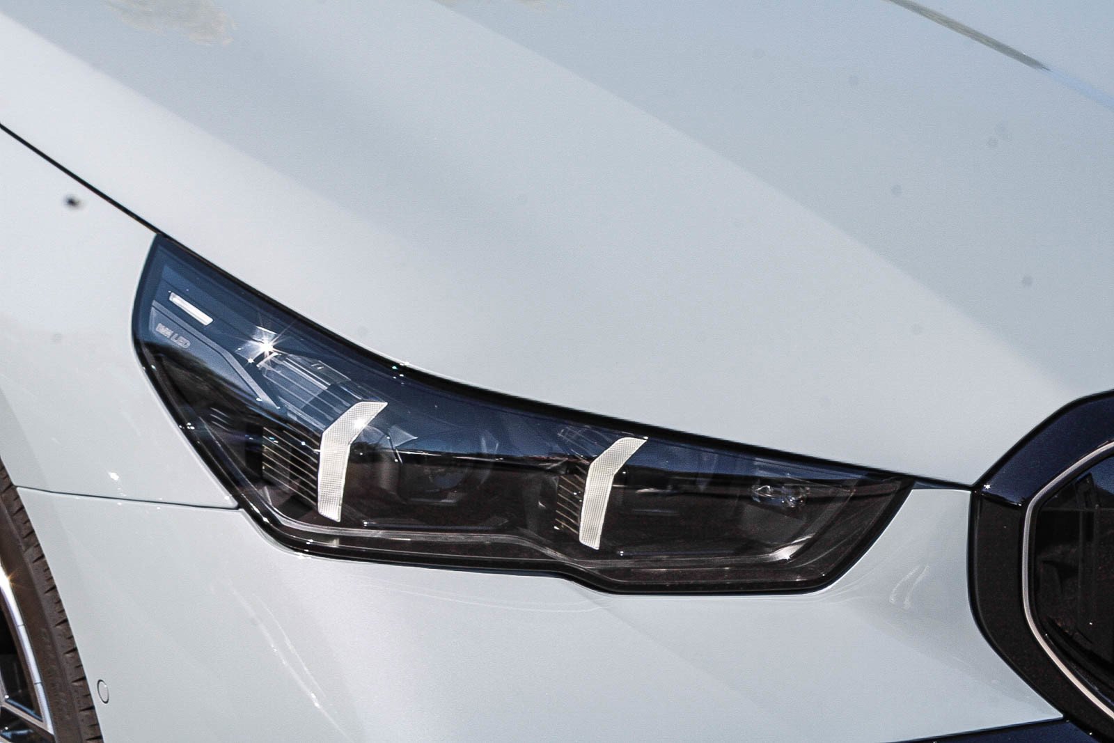 New 2027 Brooklyn Grey Metallic BMW 550e xDrive image 6